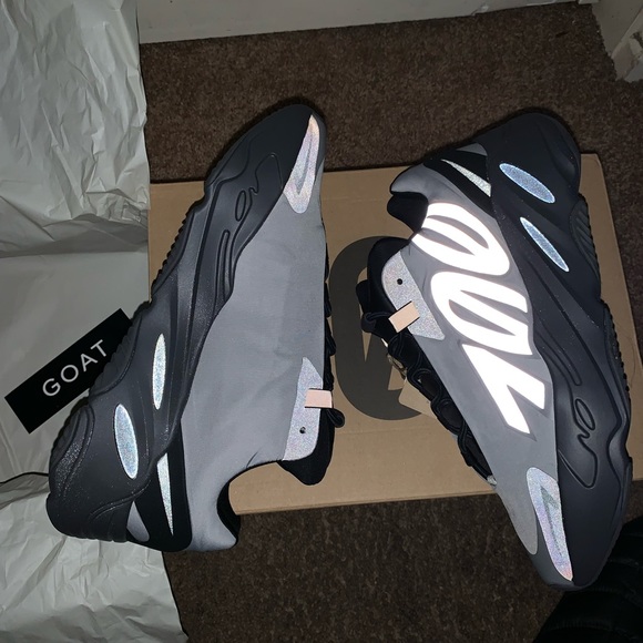 Yeezy 700 size:11.5 - Picture 8 of 10